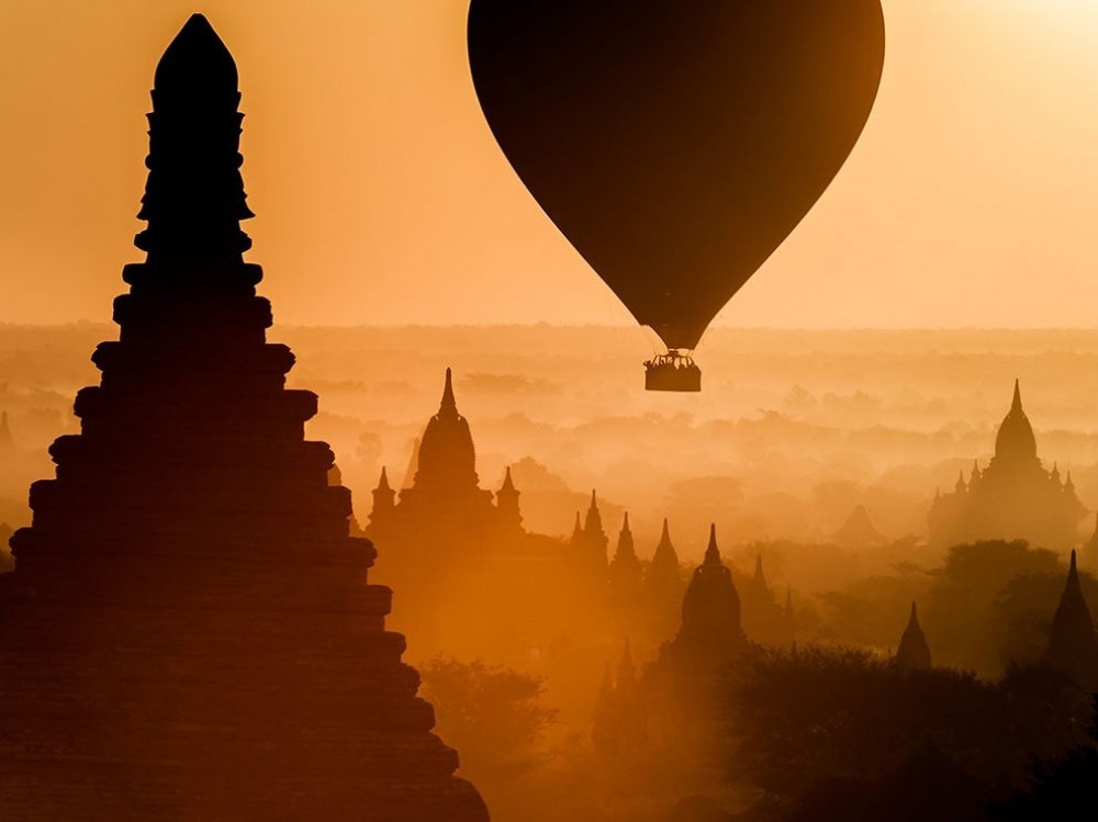 Sunrise in the Kingdom of Bagan, Myanmar